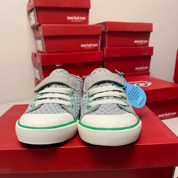 See Kai Run Boys' Saylor Sneaker, Gray - Picture 2 of 6
